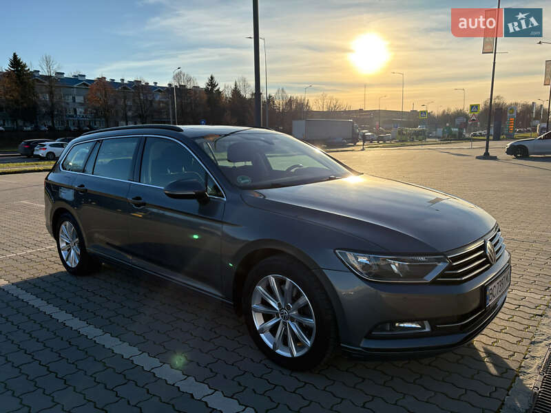Универсал Volkswagen Passat 2017 в Львове фото Универсал Volkswagen Passat 2017 в Львове