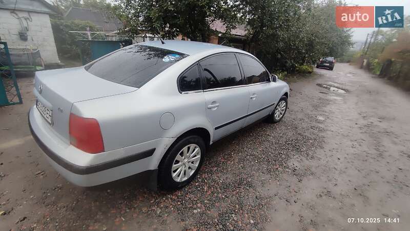Седан Volkswagen Passat 1998 в Первомайске