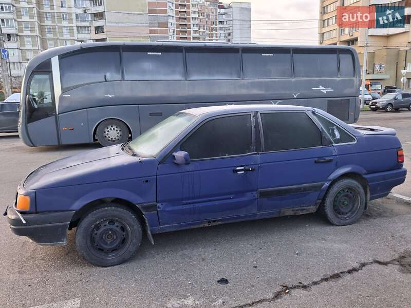 Седан Volkswagen Passat 1988 в Киеве