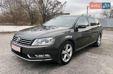 Універсал Volkswagen Passat 2012 в Сваляві