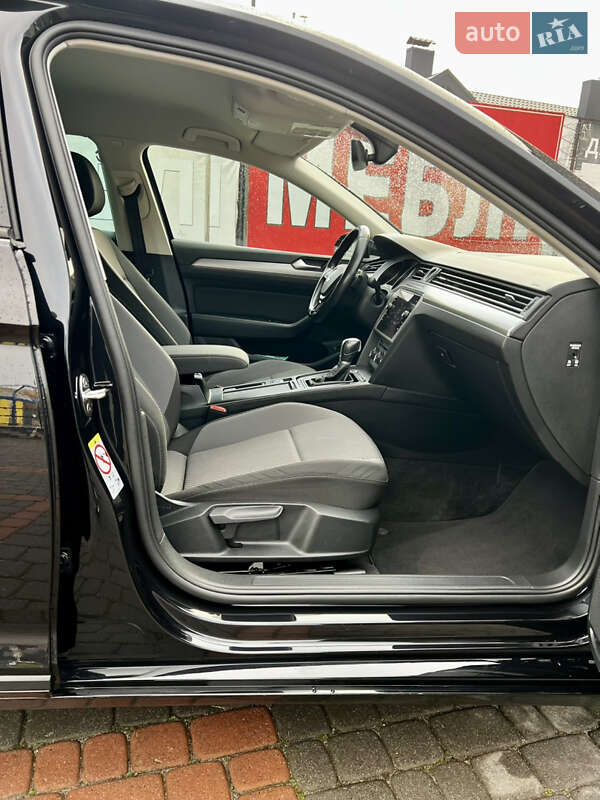Седан Volkswagen Passat 2017 в Тернополе