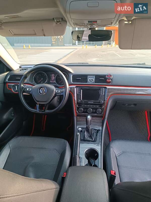 Седан Volkswagen Passat 2016 в Киеве