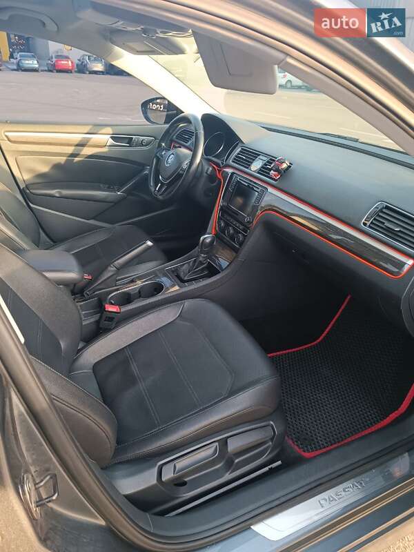 Седан Volkswagen Passat 2016 в Киеве