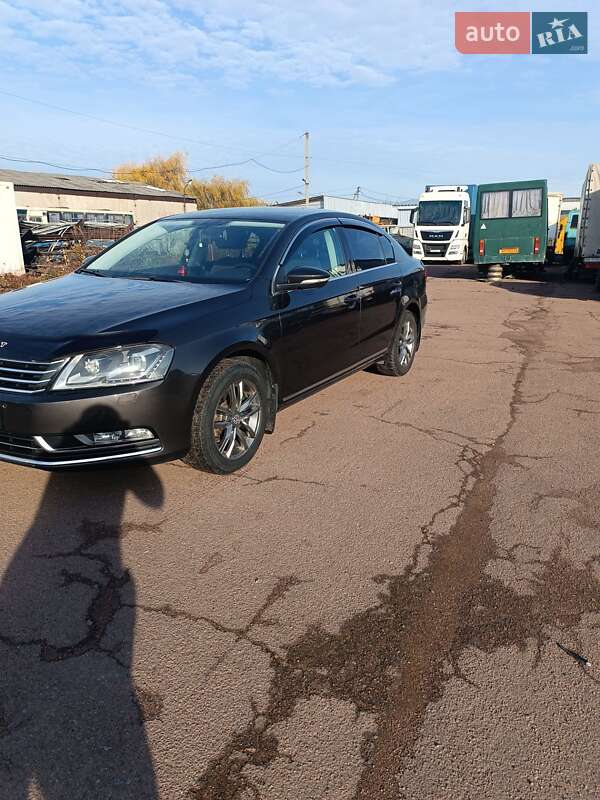 Седан Volkswagen Passat 2011 в Житомире фото 7 Седан Volkswagen Passat 2011 в Житомире
