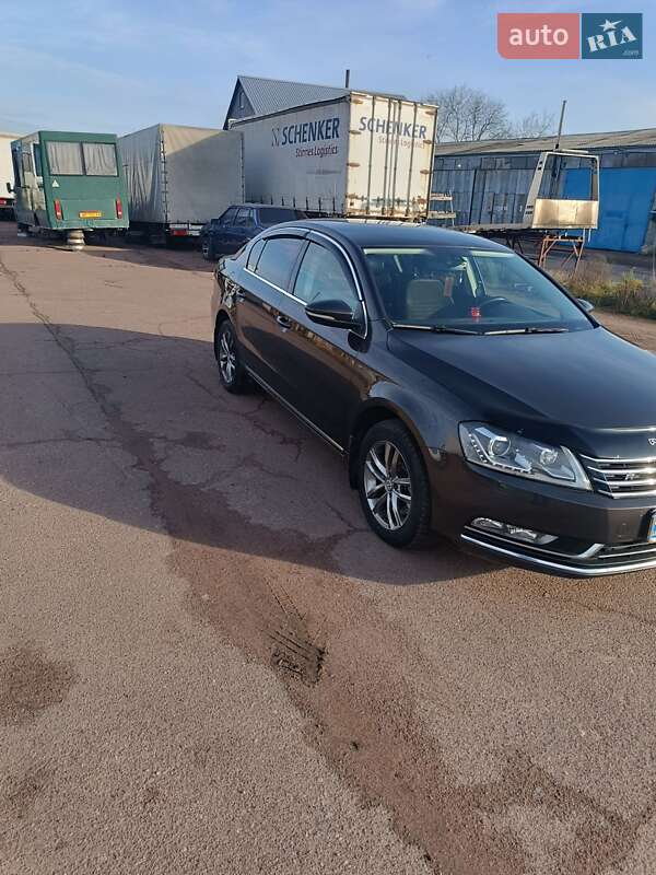 Седан Volkswagen Passat 2011 в Житомире фото 8 Седан Volkswagen Passat 2011 в Житомире