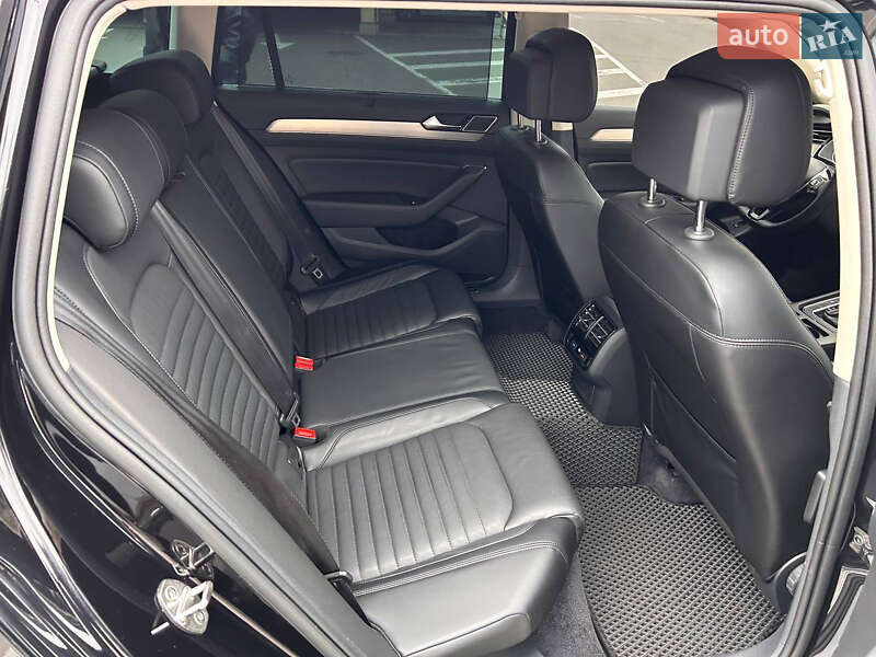 Универсал Volkswagen Passat 2017 в Киеве фото 9 Универсал Volkswagen Passat 2017 в Киеве
