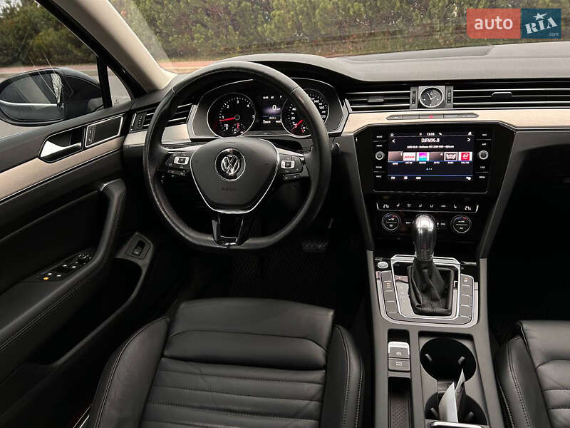 Универсал Volkswagen Passat 2017 в Киеве фото 17 Универсал Volkswagen Passat 2017 в Киеве