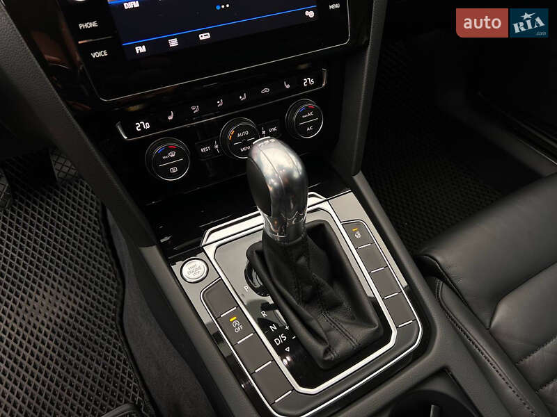 Универсал Volkswagen Passat 2017 в Киеве фото 22 Универсал Volkswagen Passat 2017 в Киеве