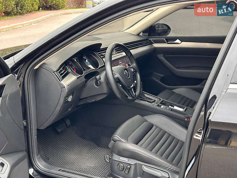 Универсал Volkswagen Passat 2017 в Киеве фото 30 Универсал Volkswagen Passat 2017 в Киеве