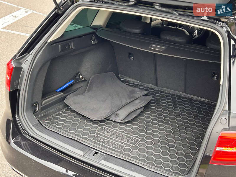 Универсал Volkswagen Passat 2017 в Киеве фото 31 Универсал Volkswagen Passat 2017 в Киеве