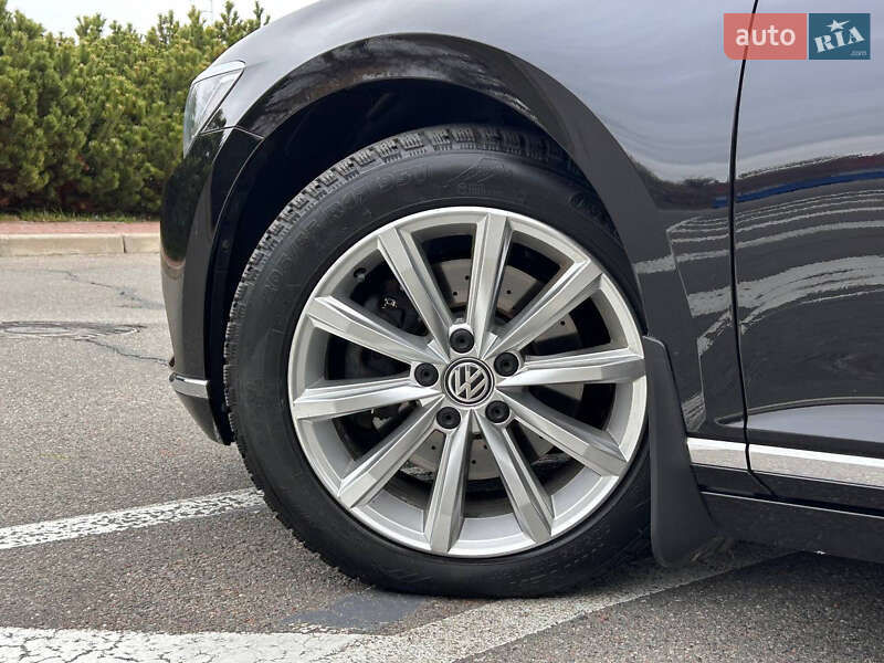 Универсал Volkswagen Passat 2017 в Киеве фото 53 Универсал Volkswagen Passat 2017 в Киеве