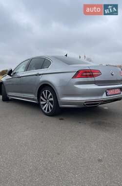 Седан Volkswagen Passat 2019 в Кривом Роге