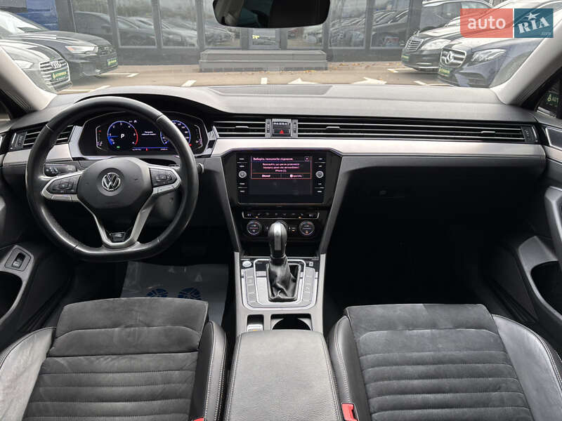 Универсал Volkswagen Passat 2020 в Киеве фото 25 Универсал Volkswagen Passat 2020 в Киеве