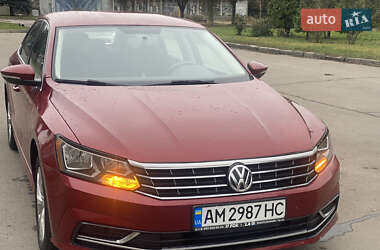 Седан Volkswagen Passat 2015 в Житомире