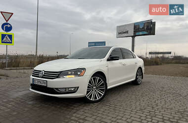 Седан Volkswagen Passat 2014 в Львове