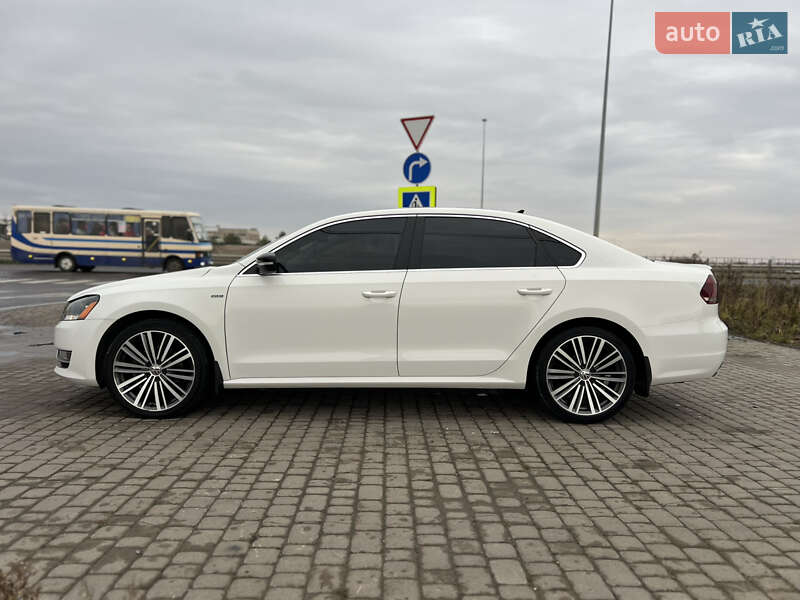 Седан Volkswagen Passat 2014 в Львове