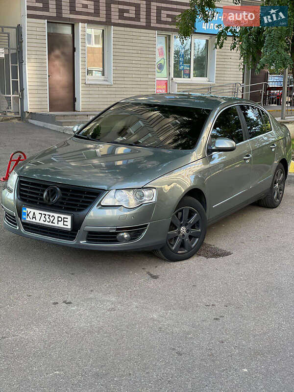 Седан Volkswagen Passat 2006 в Киеве