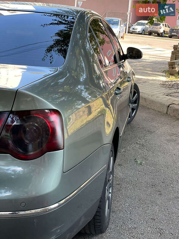 Седан Volkswagen Passat 2006 в Киеве