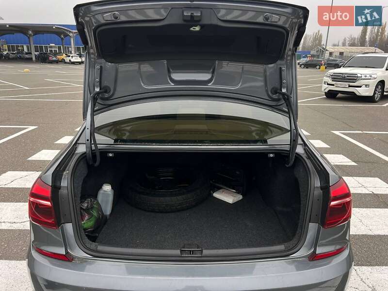 Седан Volkswagen Passat 2017 в Одесі