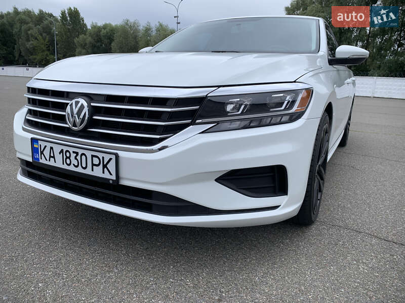 Седан Volkswagen Passat 2019 в Киеве