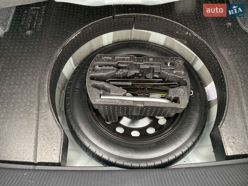 Седан Volkswagen Passat 2019 в Киеве