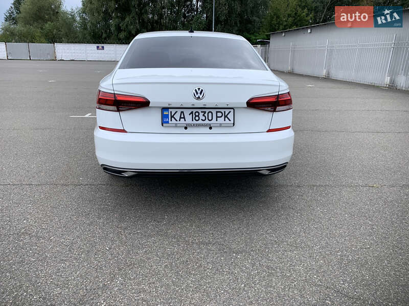 Седан Volkswagen Passat 2019 в Киеве