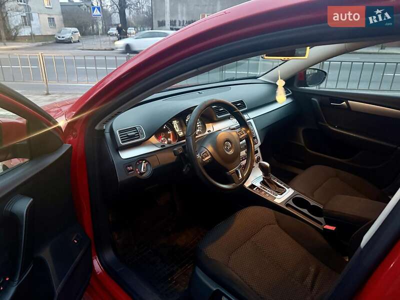 Універсал Volkswagen Passat 2014 в Львові фото 10 Універсал Volkswagen Passat 2014 в Львові