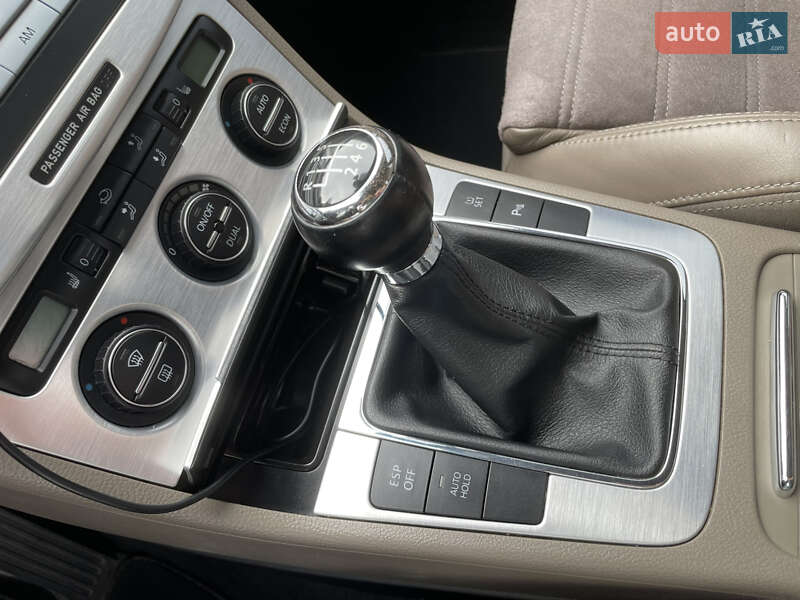 Универсал Volkswagen Passat 2006 в Луцке фото 14 Универсал Volkswagen Passat 2006 в Луцке