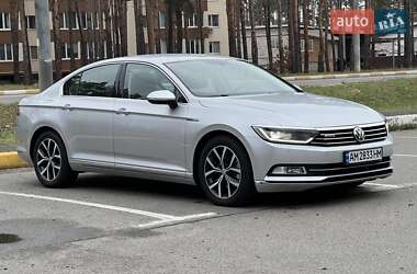 Седан Volkswagen Passat 2018 в Киеве