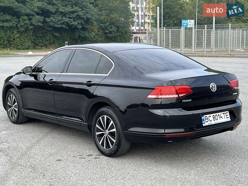 Седан Volkswagen Passat 2017 в Львове
