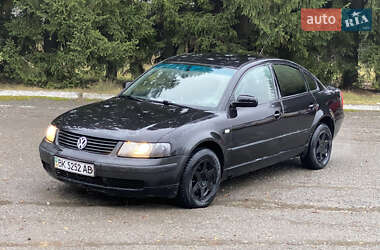 Седан Volkswagen Passat 1996 в Збараже