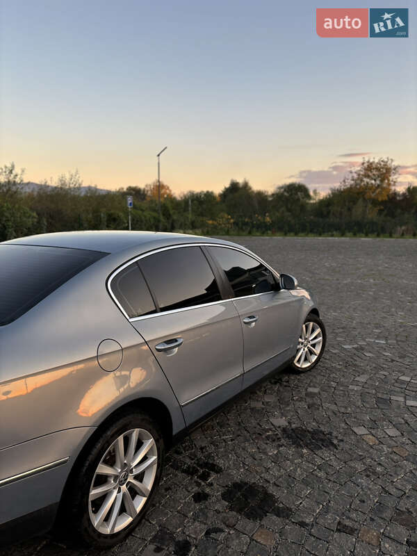 Седан Volkswagen Passat 2010 в Ужгороде