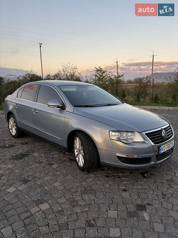 Седан Volkswagen Passat 2010 в Ужгороде