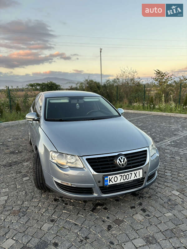 Седан Volkswagen Passat 2010 в Ужгороде
