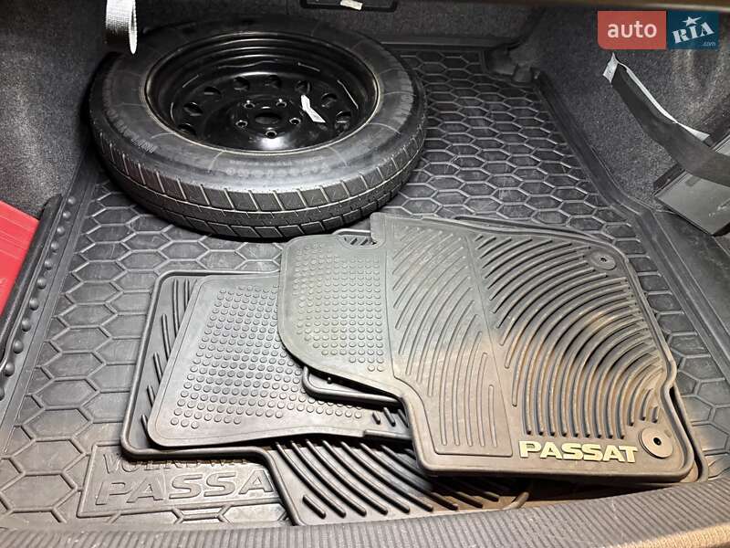 Седан Volkswagen Passat 2012 в Києві фото 10 Седан Volkswagen Passat 2012 в Києві