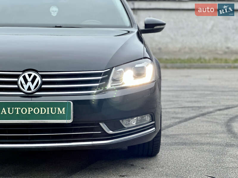 Седан Volkswagen Passat 2012 в Киеве