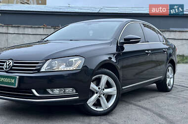 Седан Volkswagen Passat 2012 в Киеве