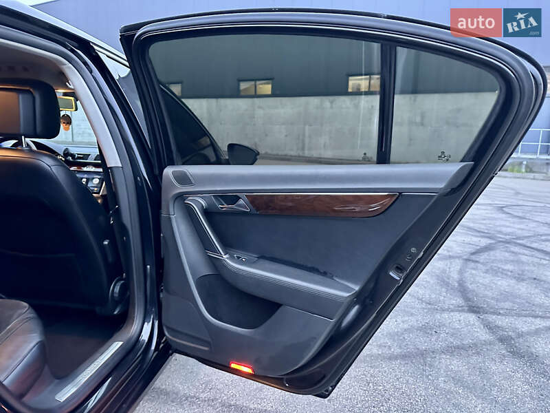 Седан Volkswagen Passat 2012 в Киеве