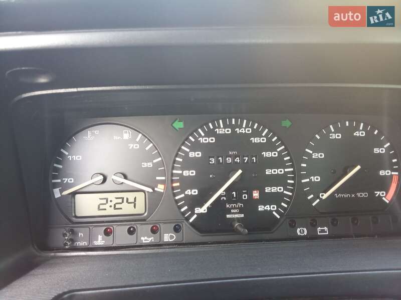 Седан Volkswagen Passat 1993 в Стрию