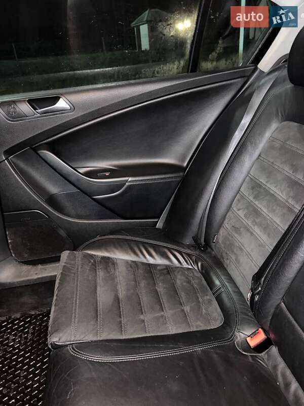 Седан Volkswagen Passat 2009 в Рокитном