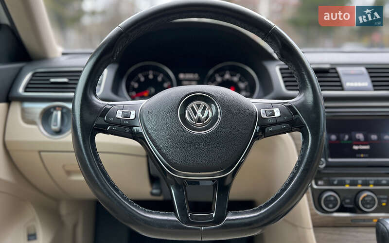 Седан Volkswagen Passat 2017 в Львові