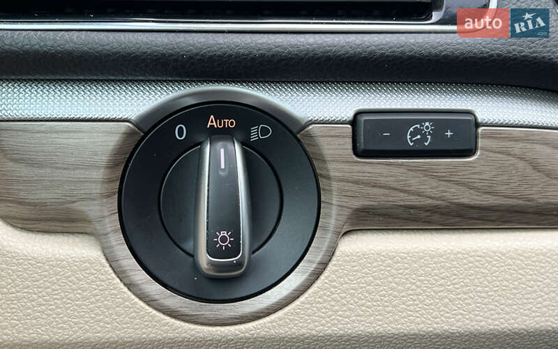 Седан Volkswagen Passat 2017 в Львові