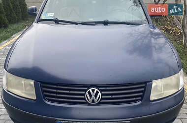 Універсал Volkswagen Passat 2000 в Млиніві