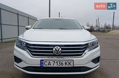 Седан Volkswagen Passat 2021 в Черкасах