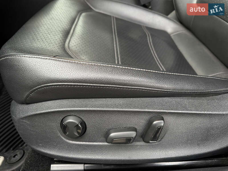 Седан Volkswagen Passat 2014 в Киеве