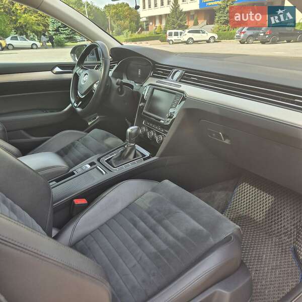 Универсал Volkswagen Passat 2015 в Тернополе