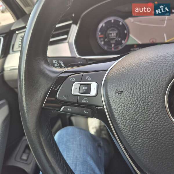 Универсал Volkswagen Passat 2015 в Тернополе