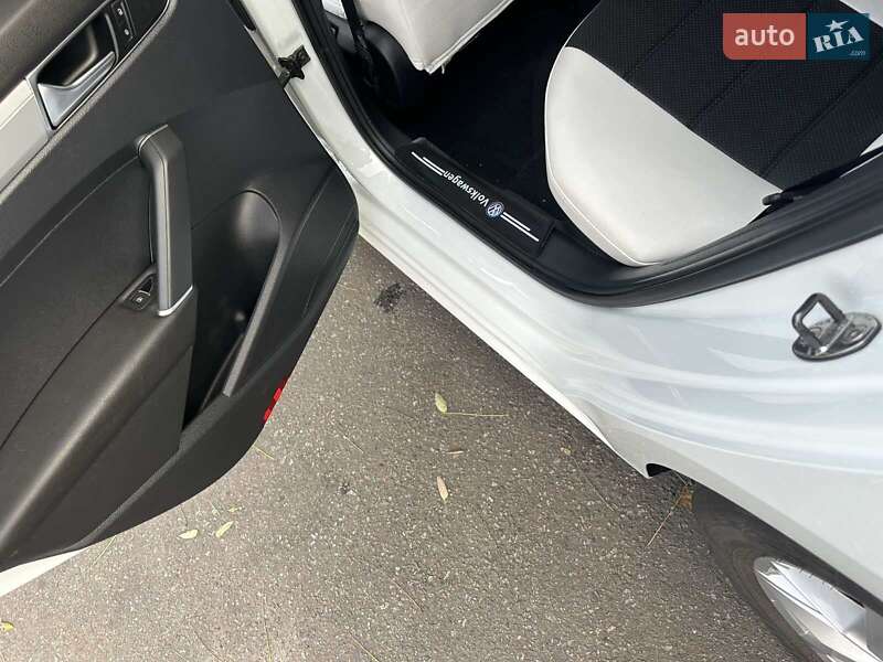 Седан Volkswagen Passat 2016 в Одессе