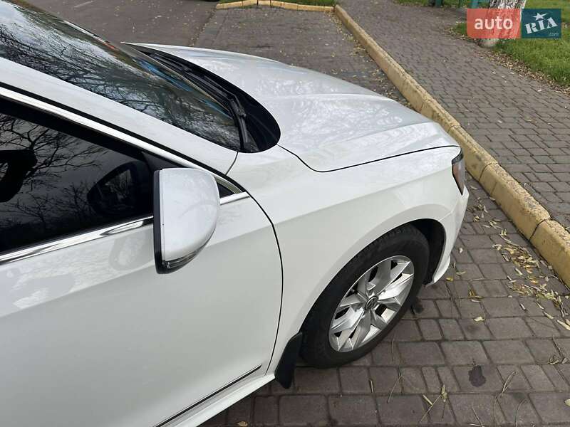 Седан Volkswagen Passat 2016 в Одессе