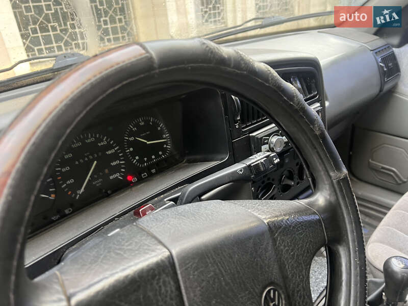 Седан Volkswagen Passat 1992 в Кременце